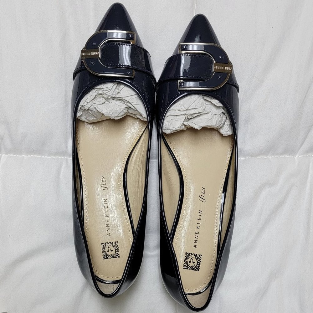 #18 - NEW - Anne Klein Navy Akmadalon buckle pumps